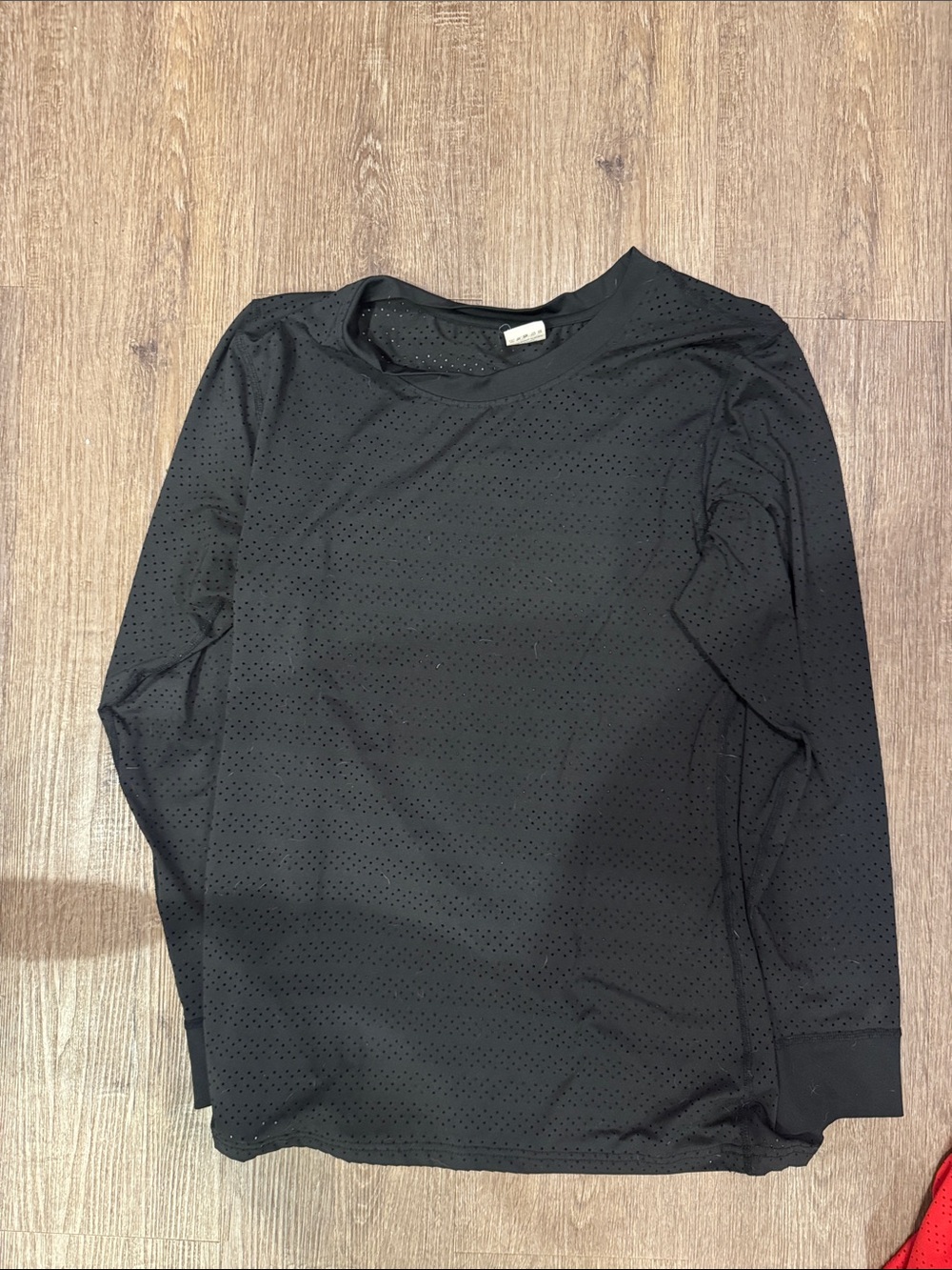 Zyia Perforated Long Sleeve Active Tops - Black & Red - Picture 4 of 4